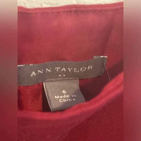 ❗️SOLD❗️Ann Taylor Red Strapless Mini-Midi Dress - Picture 4 of 4
